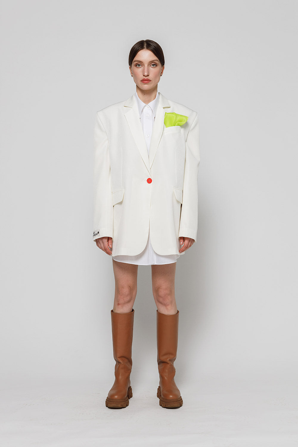 Jacket constructor ivory with red button